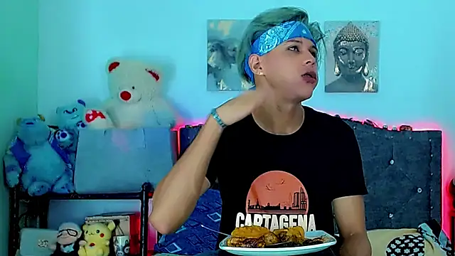 Liamscott  online show from March 12, 8:27 pm