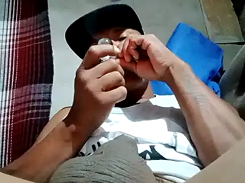 Snapshot of Moreno1813 chatting on February 19, 6:44 am Moreno1813 online show from February 19, 6:44 am