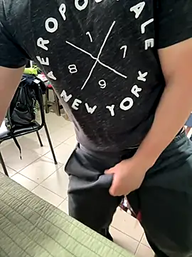 Snapshot of 97banana chatting on October 27, 10:23 pm 97banana online show from October 27, 10:23 pm