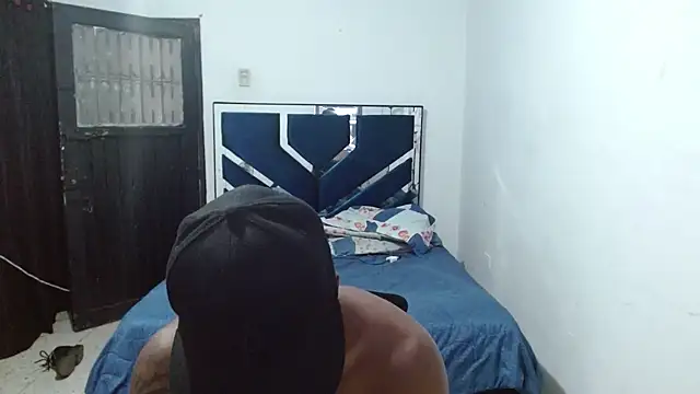 MiguelAngelxl online show from September 18, 8:11 pm