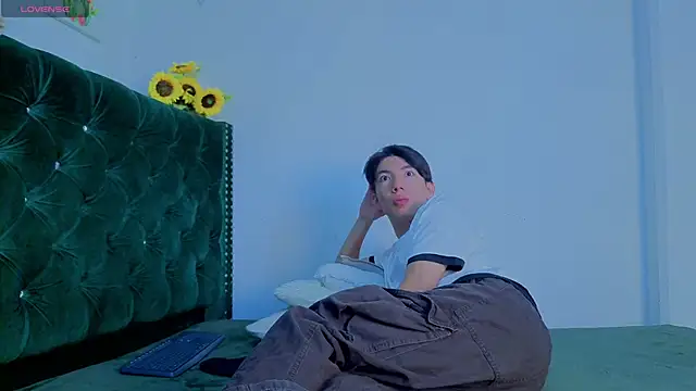 Levii Ackermann online show from March 16, 2:21 pm