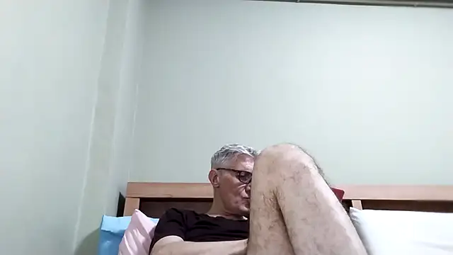 BIGUNCUTHARDCOCK online show from December 21, 2:25 pm