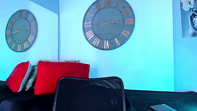 Mike 0233  online show from December 15, 3:56 am