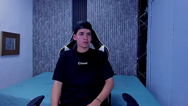 Mike 0233  online show from November 27, 4:49 am