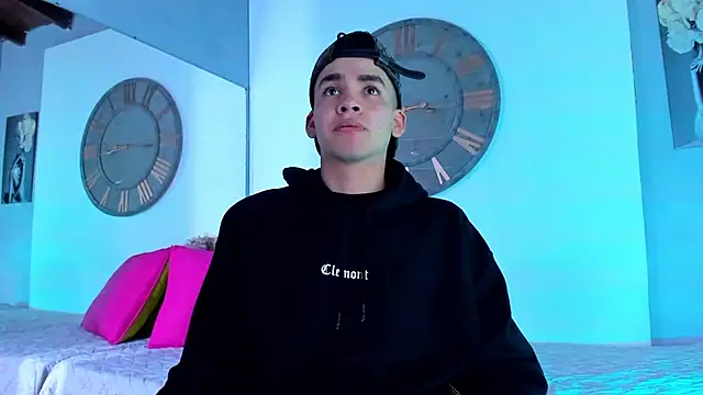 Mike 0233  online show from December 21, 3:58 am