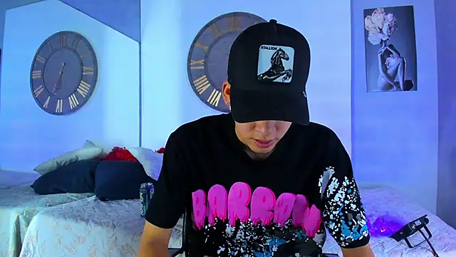 Mike 0233  online show from January 18, 4:30 am