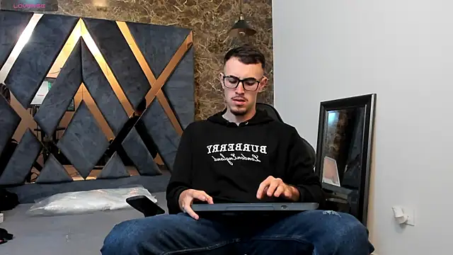 CodyWalkerR online show from February 5, 5:21 pm