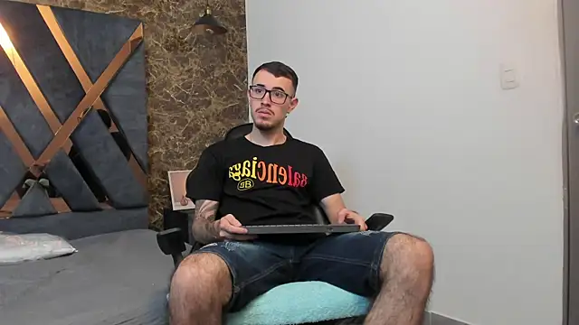 CodyWalkerR online show from January 28, 5:14 pm