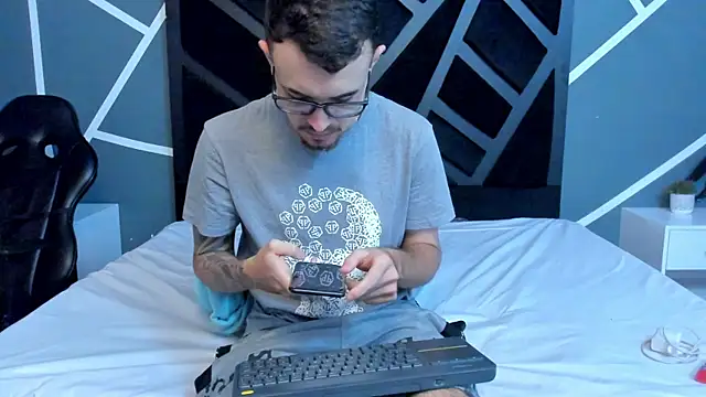 CodyWalkerR online show from March 11, 5:13 pm