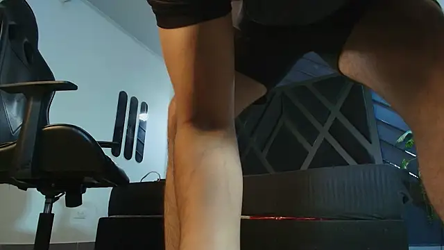 Liam Kleiin online show from March 31, 11:34 am