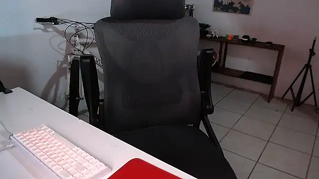 Snapshot of Thieves9 chatting on October 22, 5:44 am Thieves9 online show from October 22, 5:44 am
