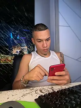 Osiiriis online show from March 4, 7:08 am