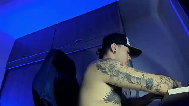 male pussy online show from December 19, 10:39 pm