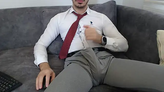 Naughtb0y online show from February 18, 10:57 am