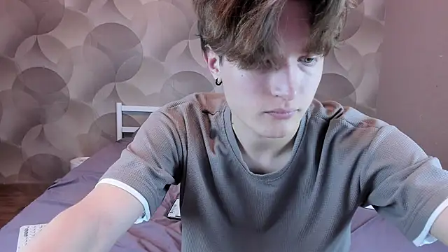 Ian Flor online show from April 26, 3:09 pm