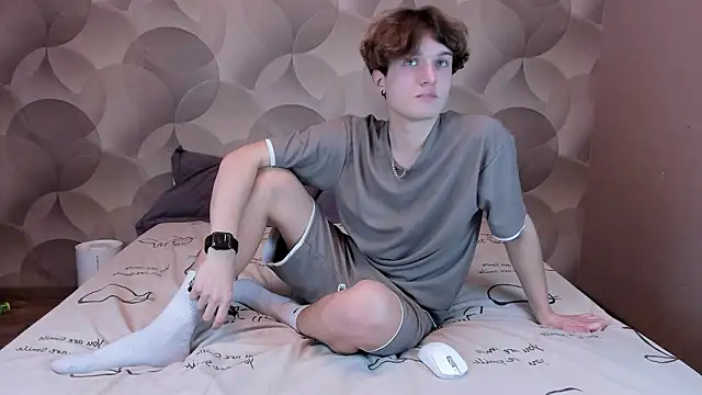 Ian Flor online show from February 13, 3:28 pm