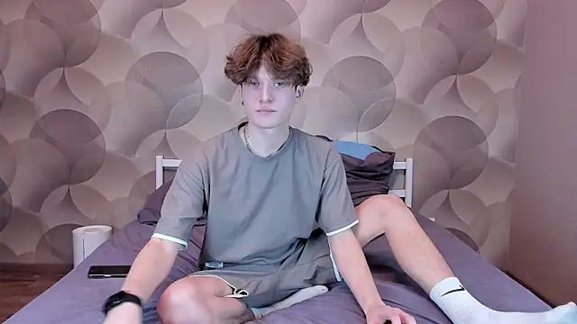 Ian Flor online show from February 5, 3:30 pm