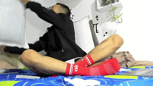 Aronxxs online show from September 30, 9:35 am