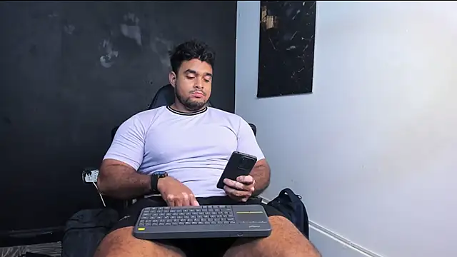 Big furry bear13 online show from February 17, 6:45 am