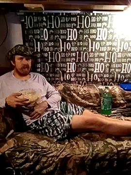 hothippie420 online show from January 4, 5:05 am