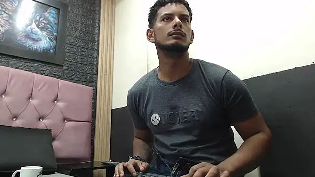 Chris Dick23 online show from October 22, 4:16 am