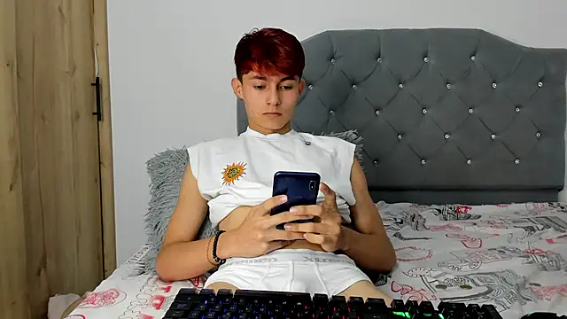Snapshot of benavides_anthony chatting on February 25, 11:33 pm benavides anthony online show from February 25, 11:33 pm