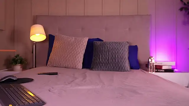 endy rush online show from April 7, 12:38 pm