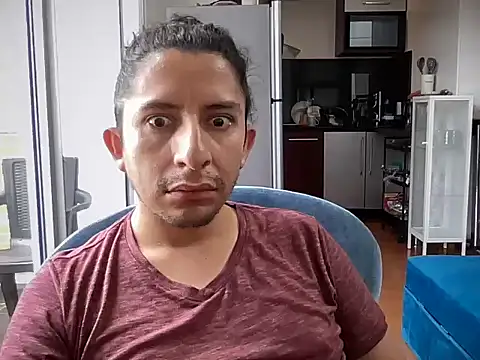 littlelatinhunter online show from June 3, 4:45 pm