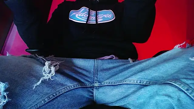 zacwatson  online show from November 17, 3:31 am