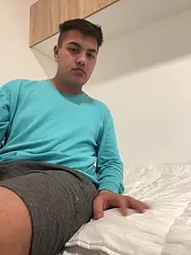 lacikaboyy online show from January 15, 11:30 pm