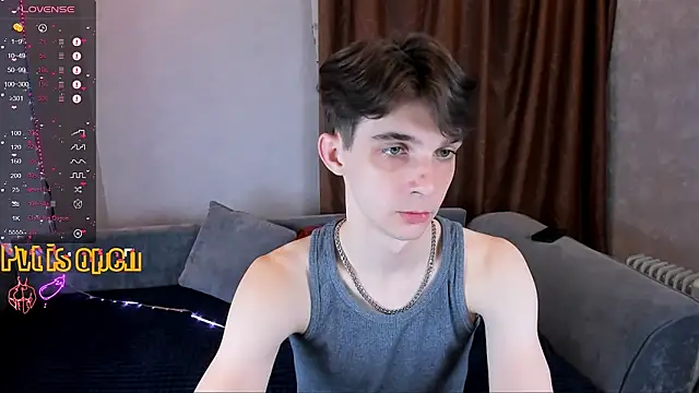 Aaron Boom online show from April 19, 8:00 pm