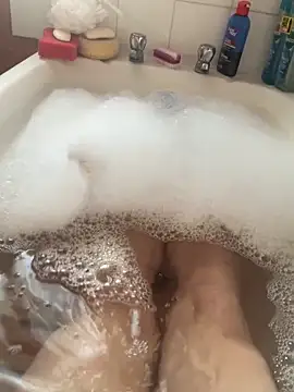 Snapshot of Russell1508 chatting on October 20, 4:11 pm Russell1508 online show from October 20, 4:11 pm