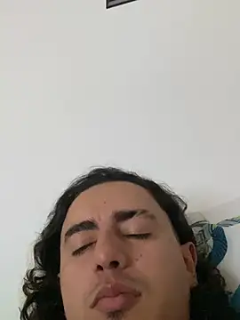 DanielGomez9 online show from April 1, 1:35 pm