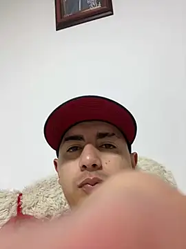 Snapshot of DanielGomez9 chatting on January 26, 3:59 am DanielGomez9 online show from January 26, 3:59 am