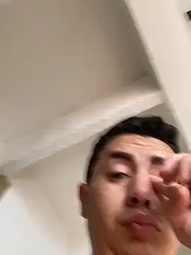 Snapshot of DanielGomez9 chatting on March 2, 3:31 pm DanielGomez9 online show from March 2, 3:31 pm