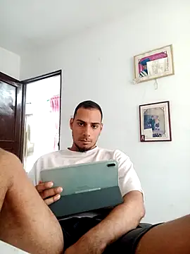 bonehur online show from April 16, 9:26 pm