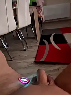 Szeltolo001 online show from April 21, 1:42 am