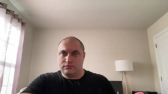 SluggishChase99 online show from December 8, 2:41 pm