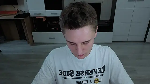 angryzan online show from December 3, 8:20 am