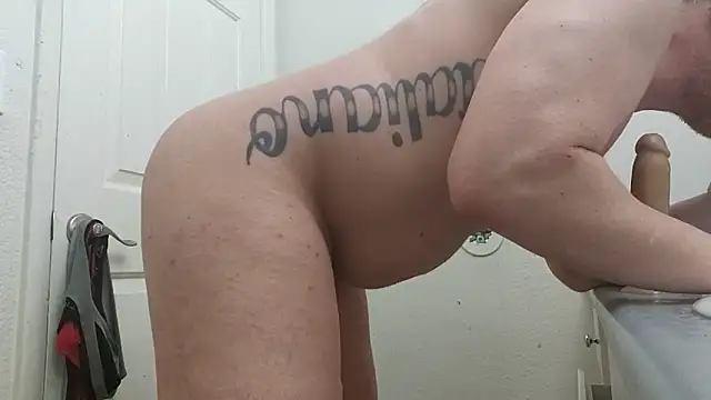 Snapshot of Fuckmyassg00d chatting on October 24, 7:54 am Fuckmyassg00d online show from October 24, 7:54 am