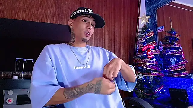 Liam lee online show from December 18, 4:58 pm