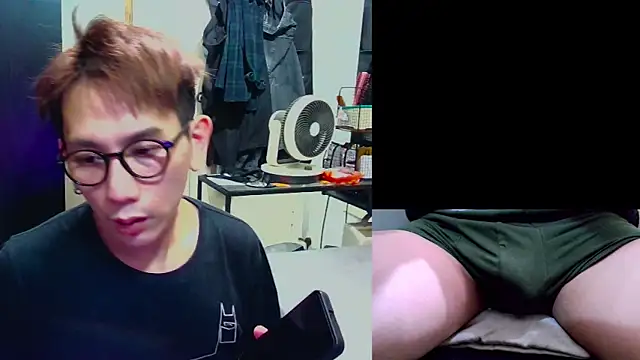 UndreamtM online show from March 23, 2:12 pm