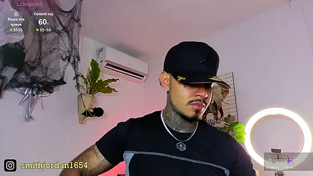 JordanSmiith  online show from November 3, 8:43 pm