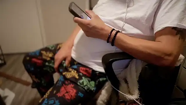 Mikeypnp1494 online show from April 9, 4:54 am