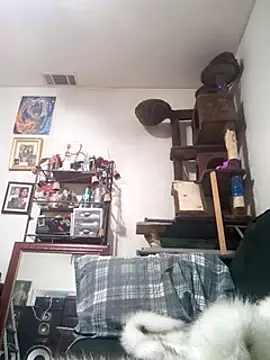 Snapshot of LongDickZee562 chatting on February 28, 11:34 pm LongDickZee562 online show from February 28, 11:34 pm