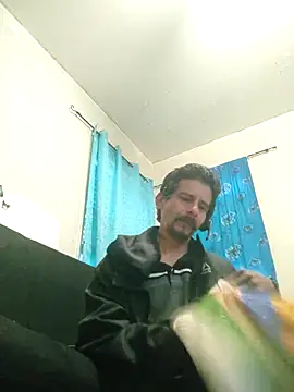 Snapshot of LongDickZee562 chatting on December 23, 3:01 pm LongDickZee562 online show from December 23, 3:01 pm