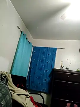 Snapshot of LongDickZee562 chatting on February 1, 8:18 am LongDickZee562 online show from February 1, 8:18 am