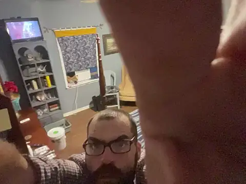 Onesieboy4daddys online show from November 26, 8:06 am