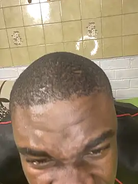 Snapshot of Pinepool21 chatting on October 5, 2:15 am Pinepool21 online show from October 5, 2:15 am