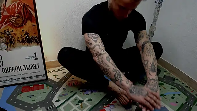 layneinchains online show from October 6, 8:41 am